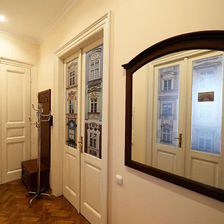 The Historical Family Nest In Centre Апартаменты *