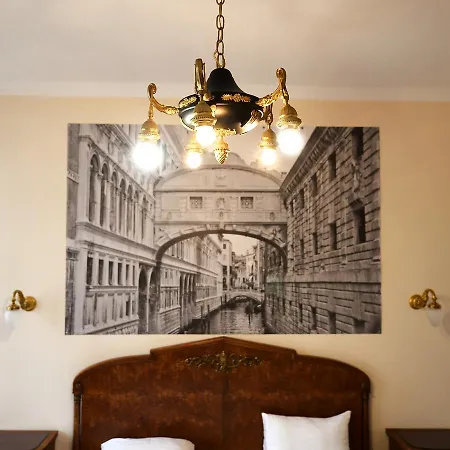 The Historical Family Nest In Centre Апартаменты